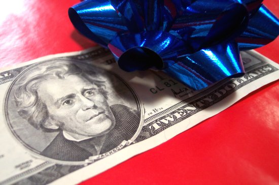 Getting a Holiday Bonus? Here’s 5 Money Smart Things to Do With Your Cash Windfall